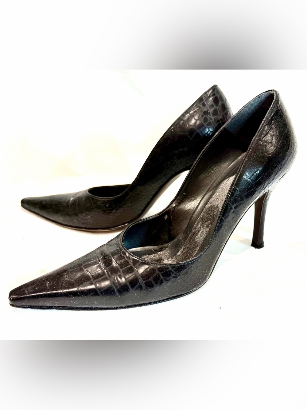 Stuart Weitzman
Leather Black Croc-Embossed High Heel Pumps